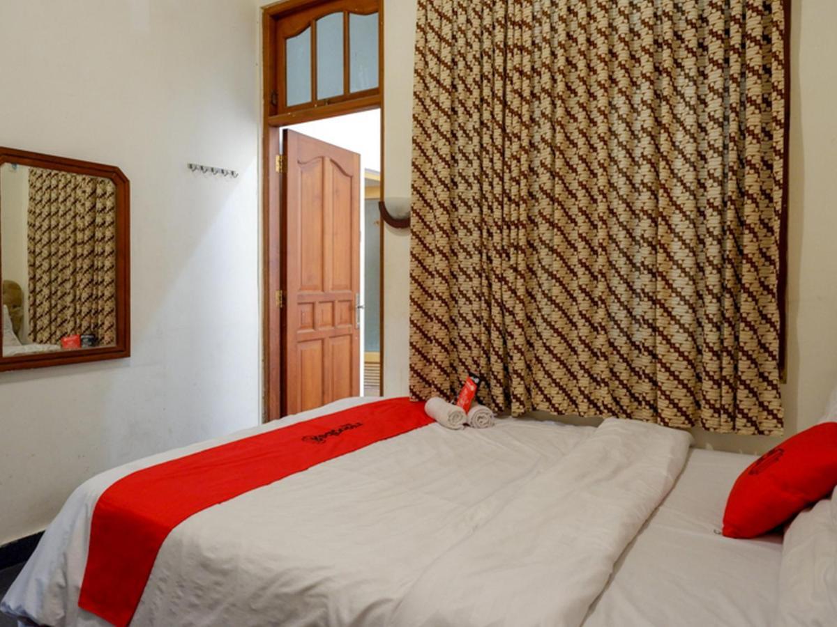 Hotel Reddoorz Near Tugu Yogyakarta Extérieur photo