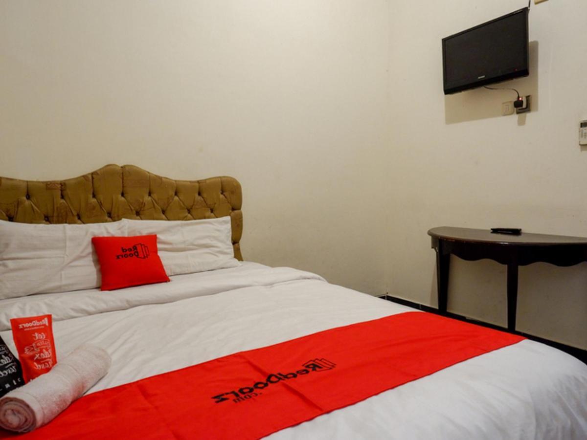 Hotel Reddoorz Near Tugu Yogyakarta Extérieur photo