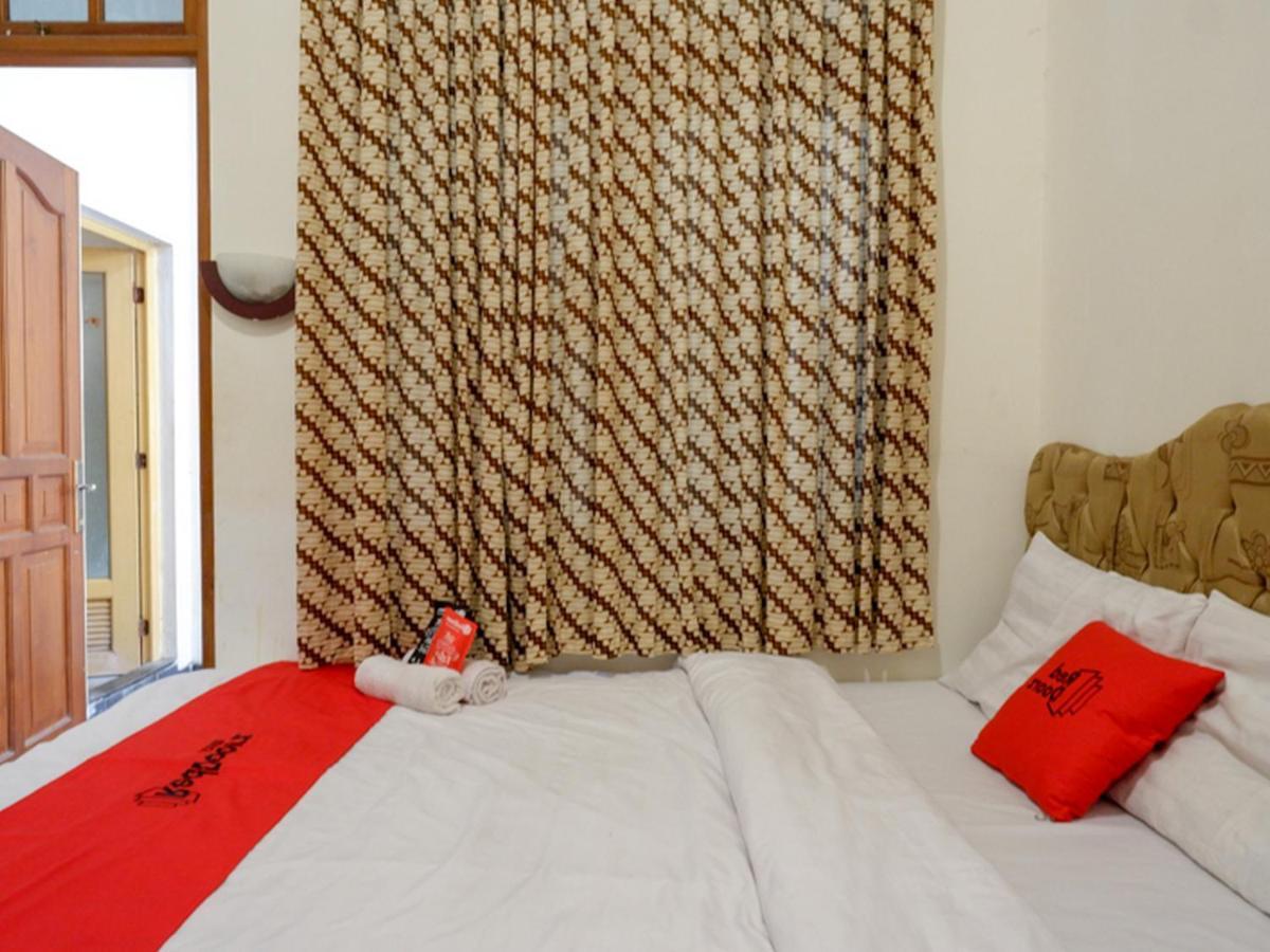 Hotel Reddoorz Near Tugu Yogyakarta Extérieur photo