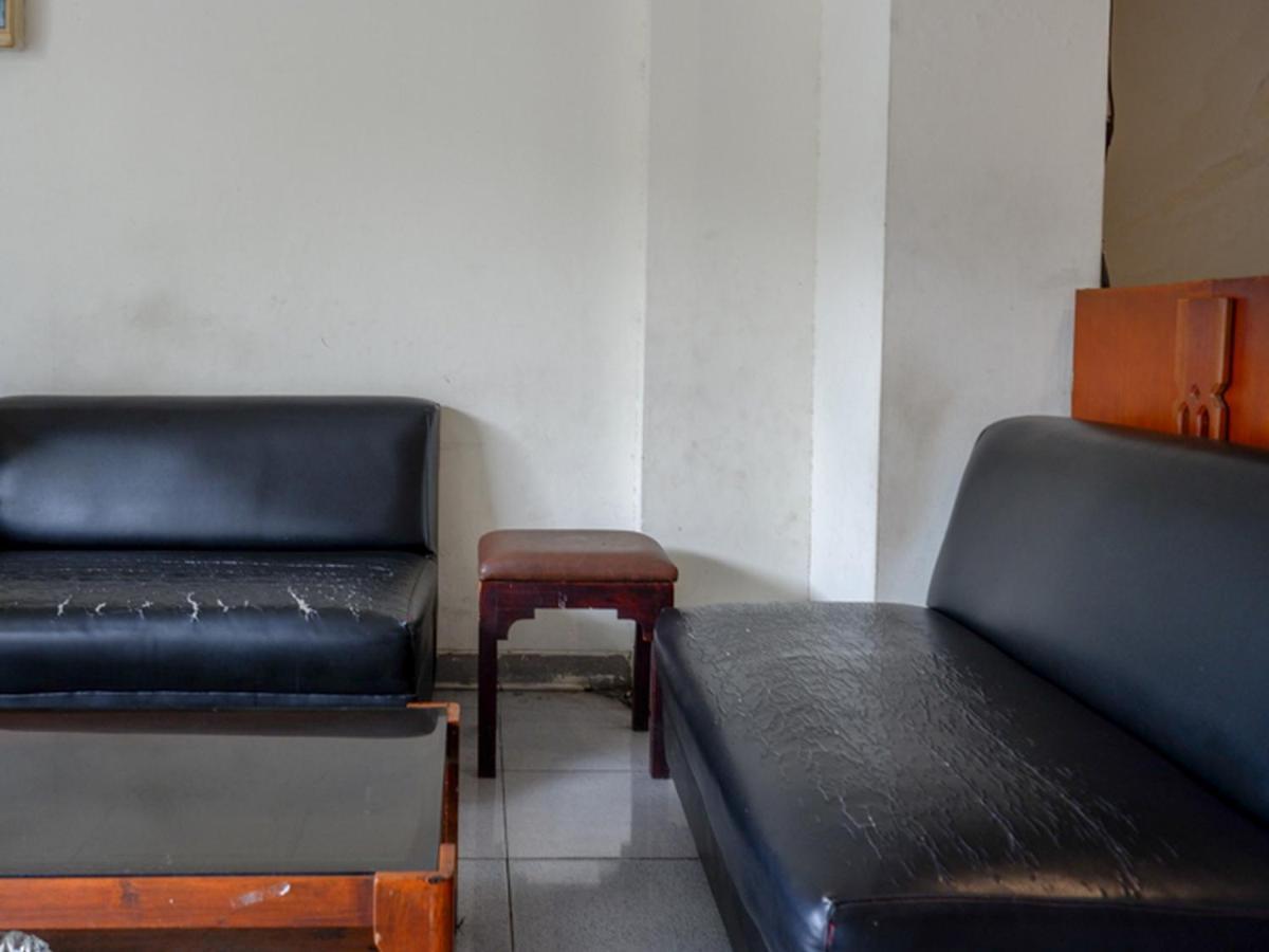 Hotel Reddoorz Near Tugu Yogyakarta Extérieur photo